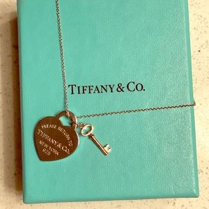 Return To Tiffany Heart Key Pendant (gold key)